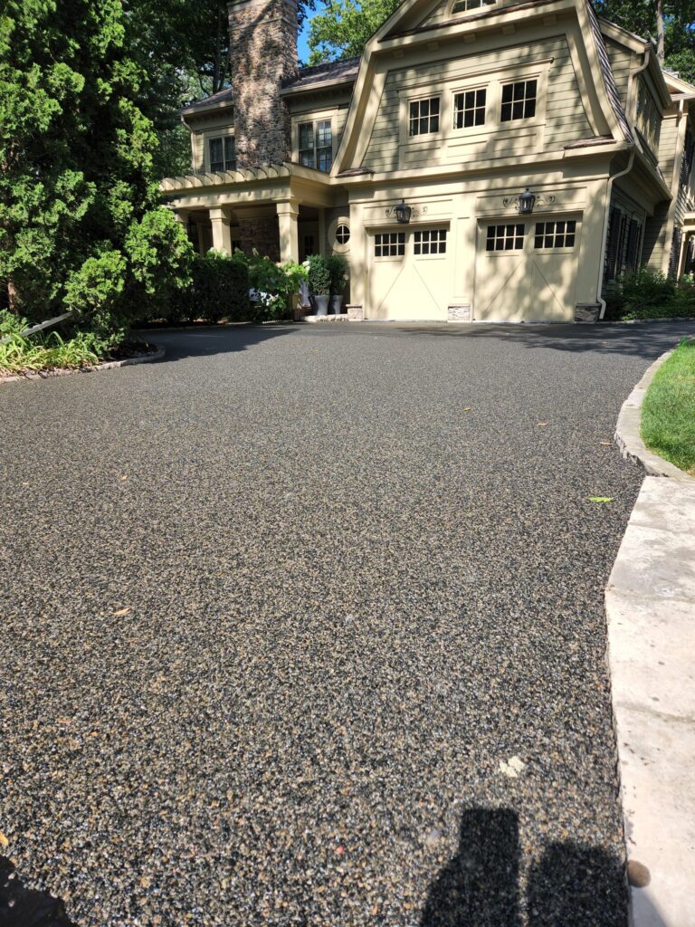 oakville permeable driveway using resin bound aggregate